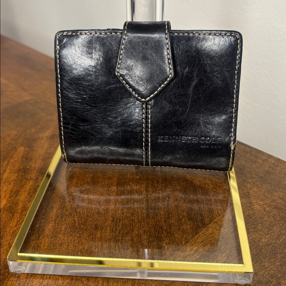 KENNETH COLE NEW YORK Black Leather Wallet - Picture 2 of 9